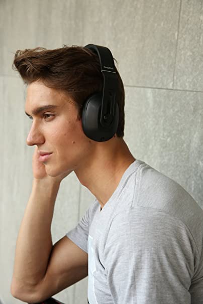 1More MK801 Wired Over-Ear Headphones